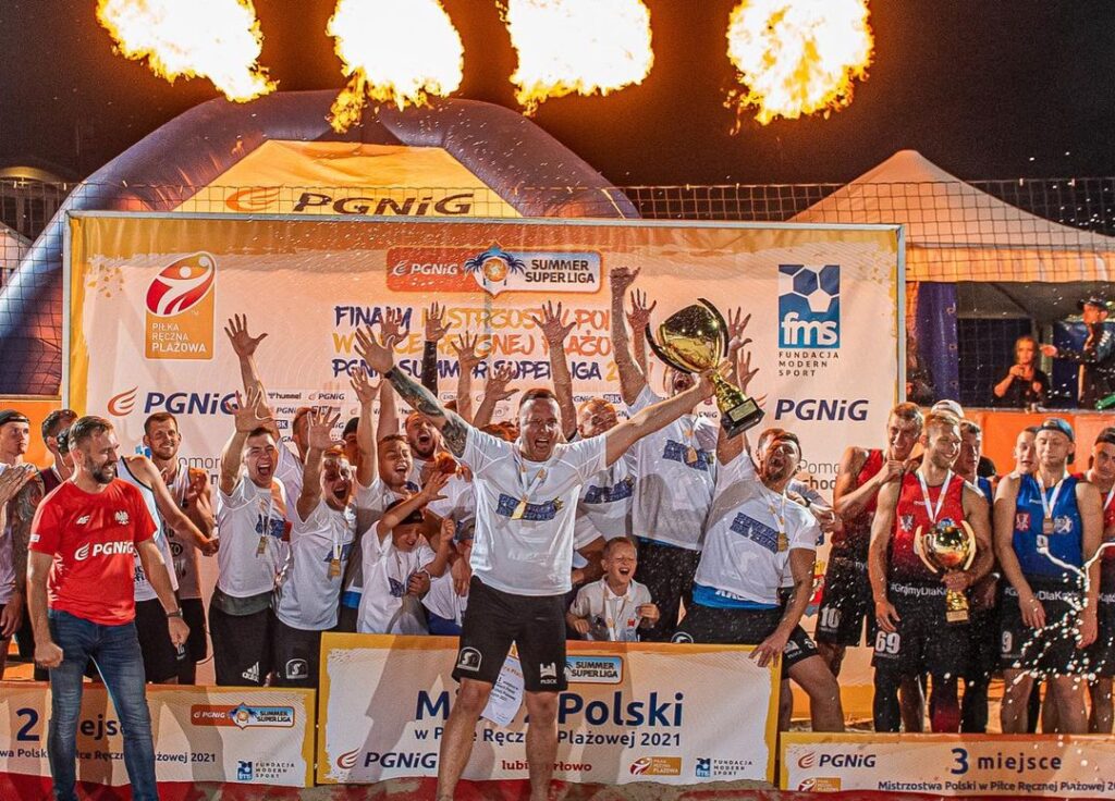 PGNiG Summer Superliga Darlowko 2021 Gold Medal winners with flames.